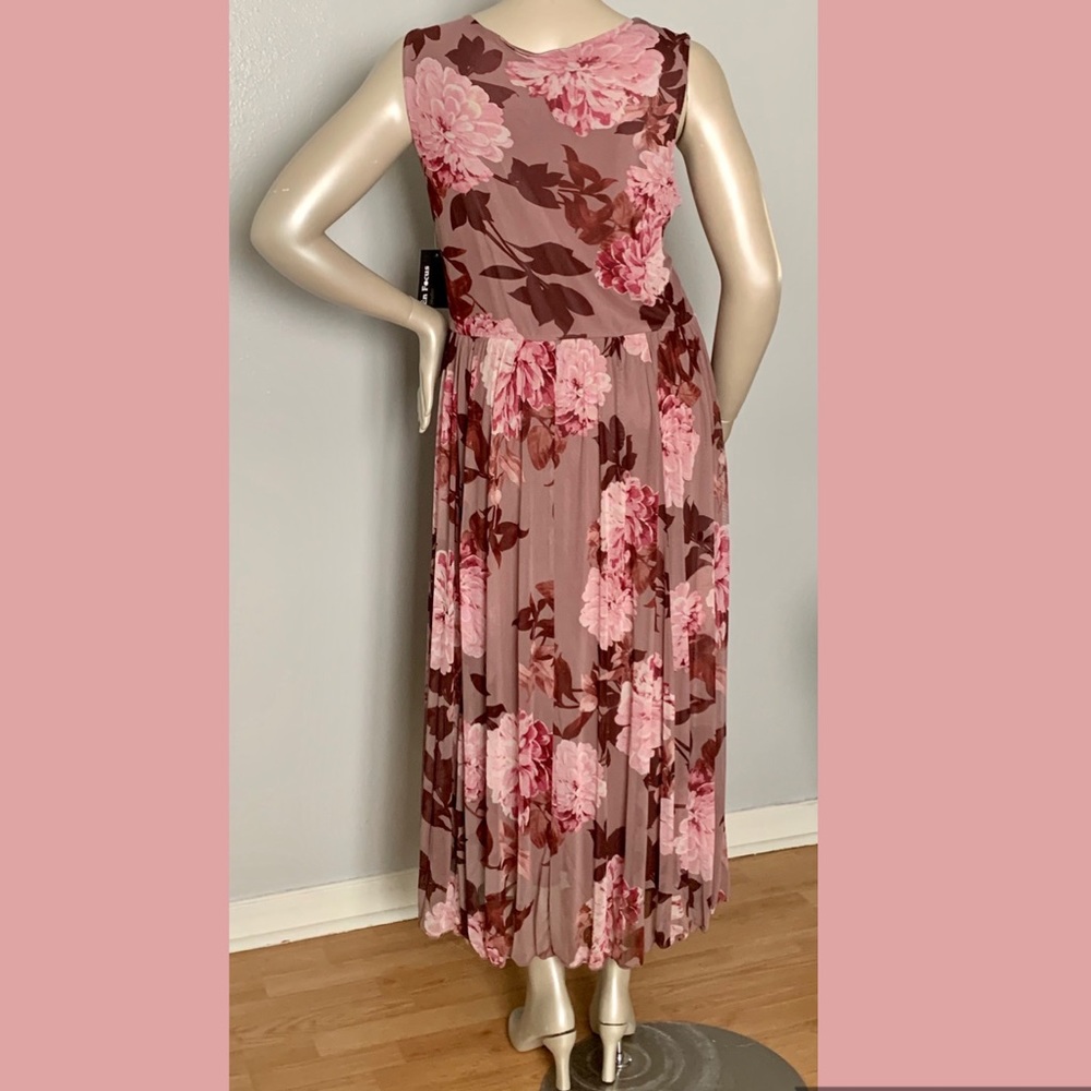 🌹SOLD🌹2x Rose Blush Merlot Floral Surplice Dress - Picture 6 of 8